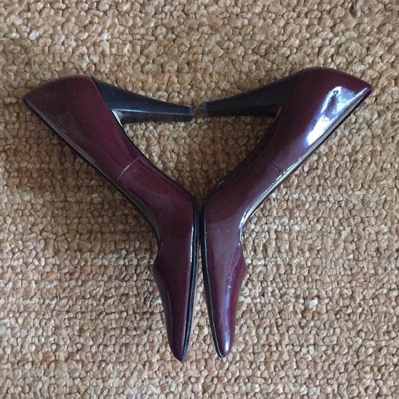 ANNE KLEIN OXBLOOD RED BURGUNDY POINT PATENT LEATHER HIGH HEEL SHOES PUMPS 8.5 - Picture 9 of 10